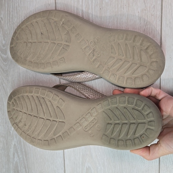 Crocs Women T strap Sequin Sandals Slide Flats shoes sz 10 - Picture 9 of 12